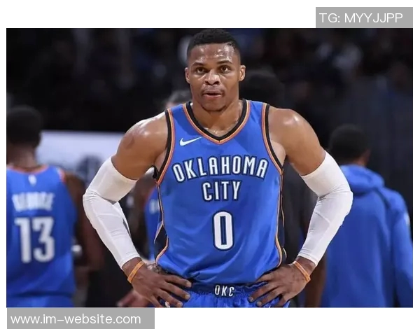 威少以前MVP身份签非保障合同这一选择在NBA历史上极为罕见 威少以前MVP身份签非保障合同这一选择在NBA历史上极为罕见