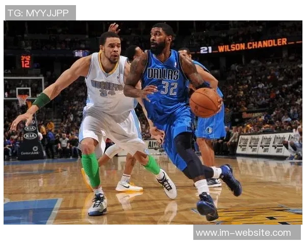 卡特布莱恩特展现灵动风采突破上篮得分引爆全场激情 卡特布莱恩特展现灵动风采突破上篮得分引爆全场激情