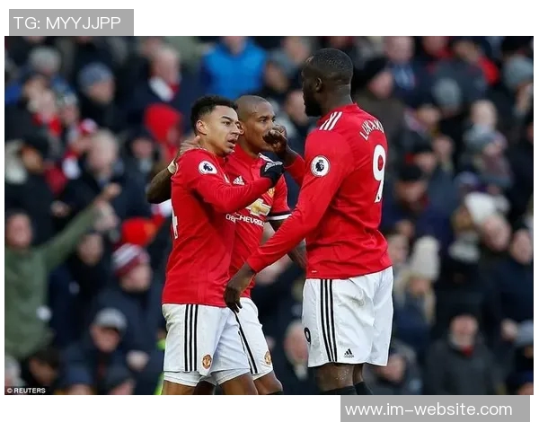 林加德精准直塞助攻杜甘季奇怒射被薛庆浩神勇扑出 林加德精准直塞助攻杜甘季奇怒射被薛庆浩神勇扑出