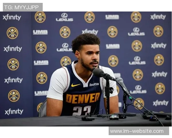 阿德尔曼透露卡梅隆约翰逊肩部不适情况并无大碍 阿德尔曼透露卡梅隆约翰逊肩部不适情况并无大碍