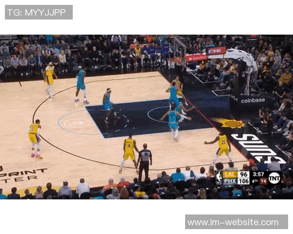 贝弗利称艾顿为队内最佳球员防守难以限制他的表现 贝弗利称艾顿为队内最佳球员防守难以限制他的表现