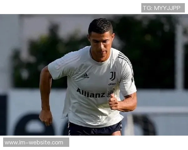 C罗荣获葡萄牙环球声望奖在社交媒体分享喜悦时刻 C罗荣获葡萄牙环球声望奖在社交媒体分享喜悦时刻