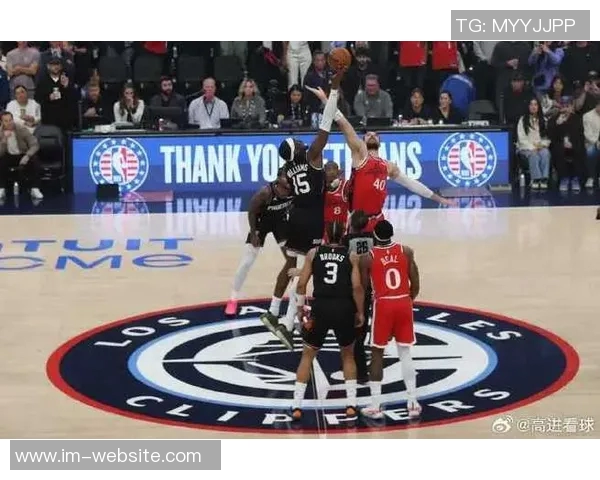 太阳全场狂抢19次断球创联盟本赛季单场新纪录展现防守实力 太阳全场狂抢19次断球创联盟本赛季单场新纪录展现防守实力